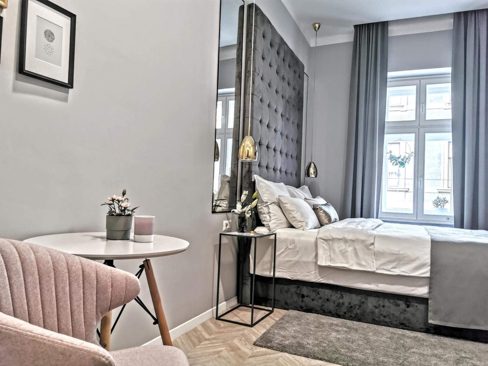 Apartment Mint Boutique