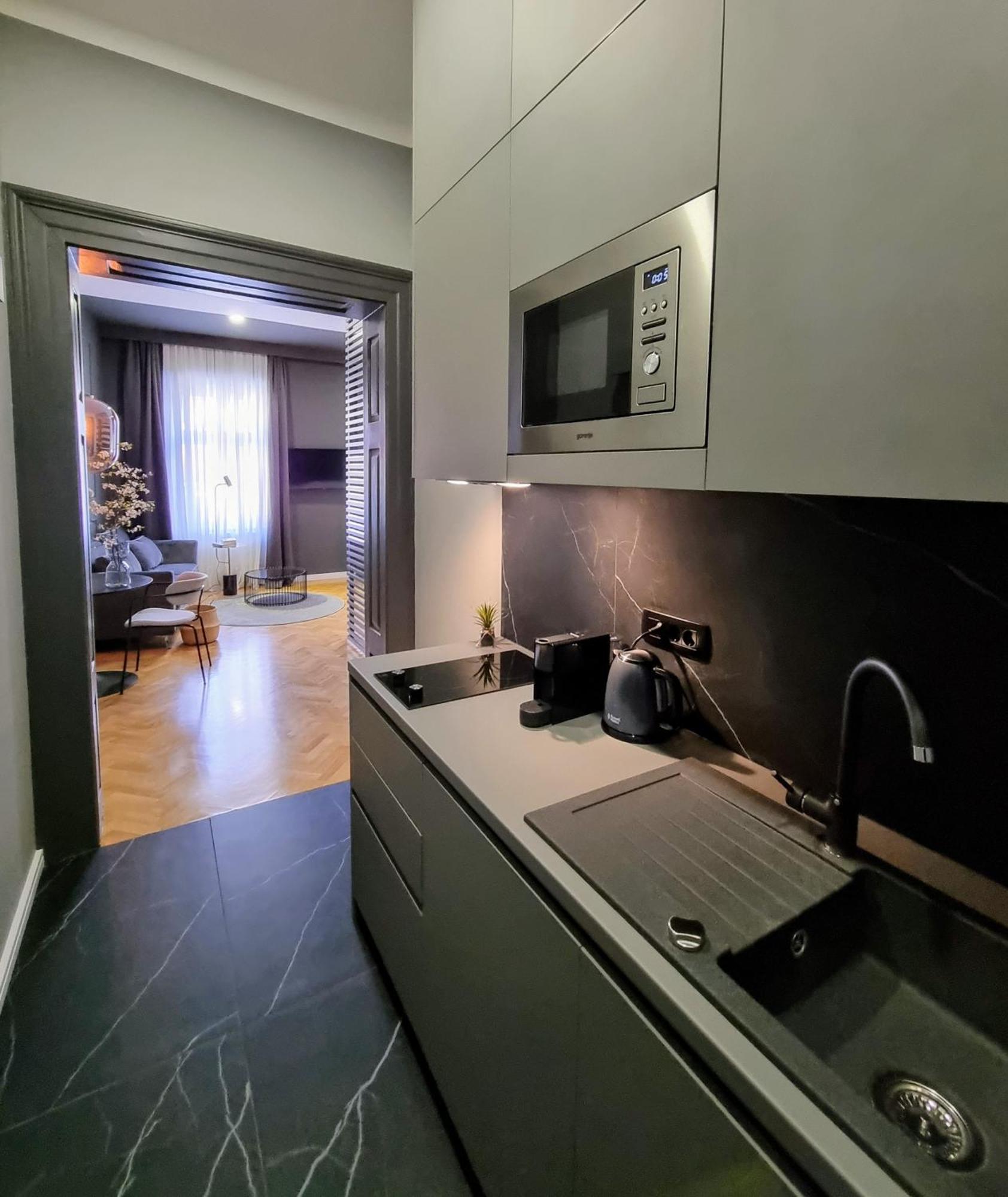 Apartment Mint Boutique *